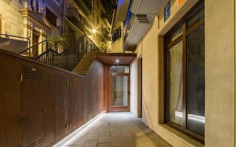 פנסיון Mirotzas And Apartments