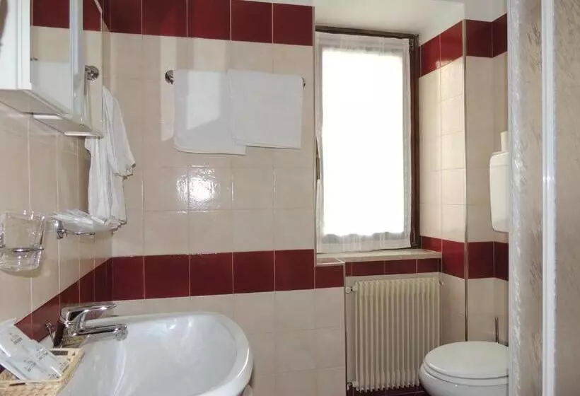 Отель Albergo Eden