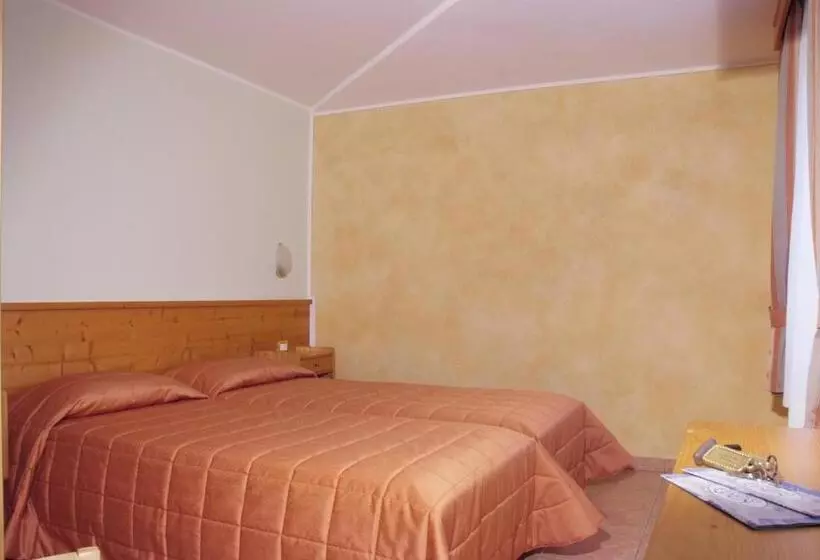 Отель Albergo Eden