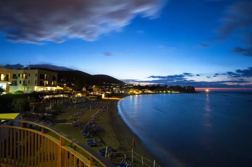 Отель Ambasciatori