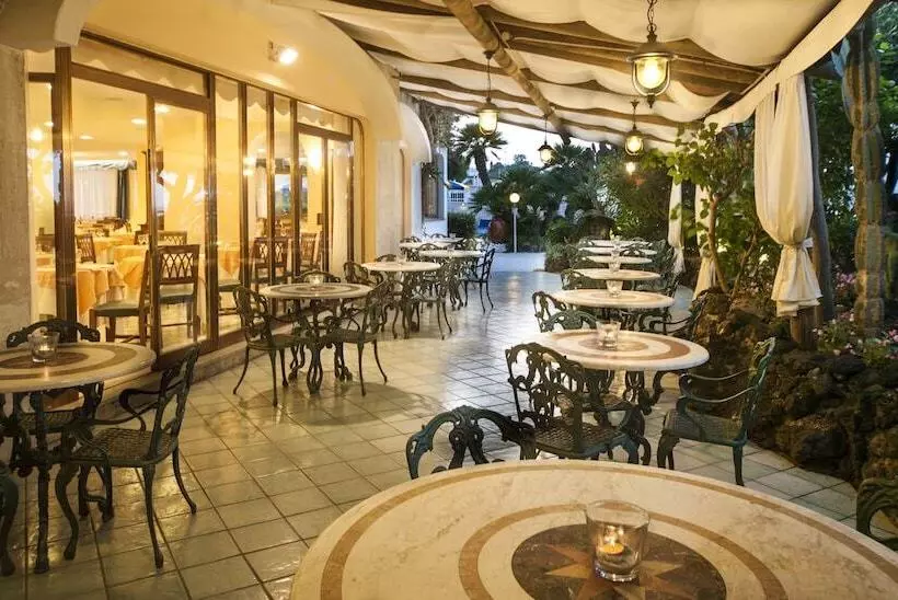 Отель Ambasciatori