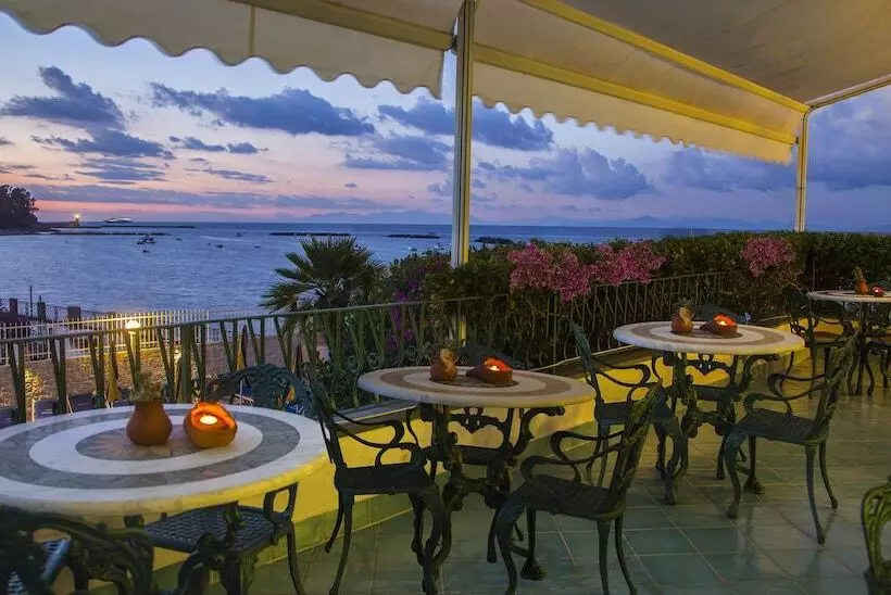 Отель Ambasciatori