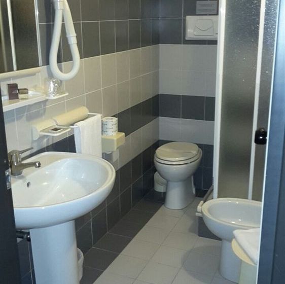 Отель Fly  Cagliari