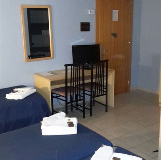 Отель Fly  Cagliari