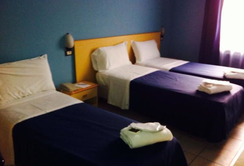 Отель Fly  Cagliari