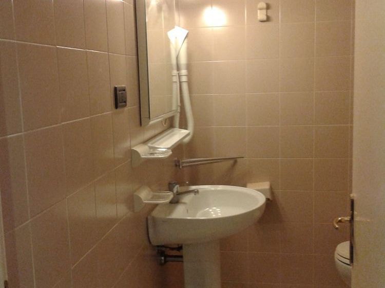 Отель Fly  Cagliari