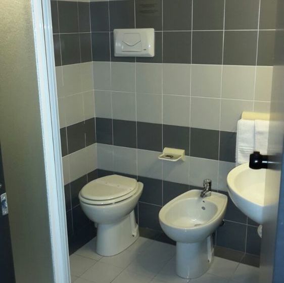 Отель Fly  Cagliari