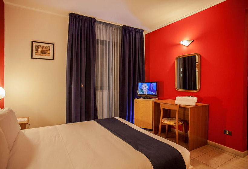 Отель Fly  Cagliari