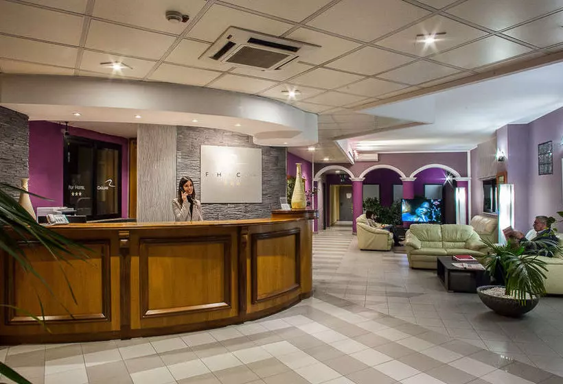 Отель Fly  Cagliari