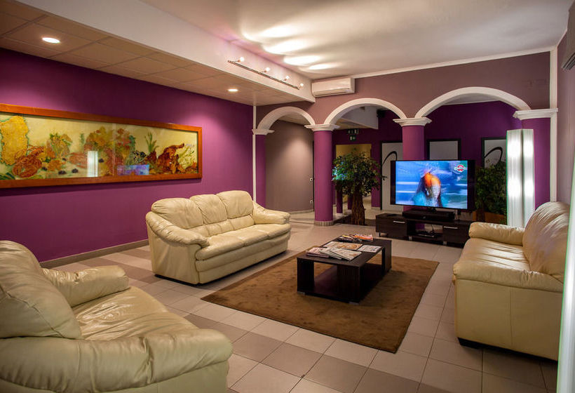 Отель Fly  Cagliari