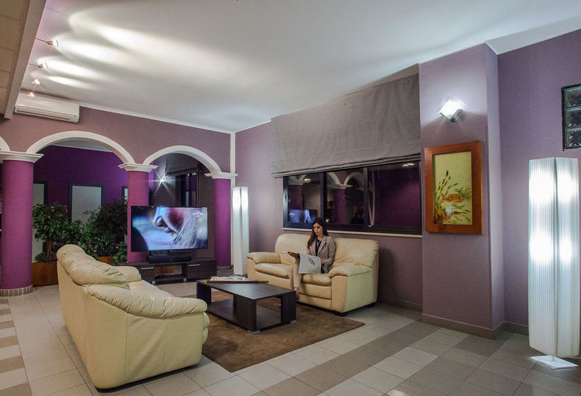 Отель Fly  Cagliari