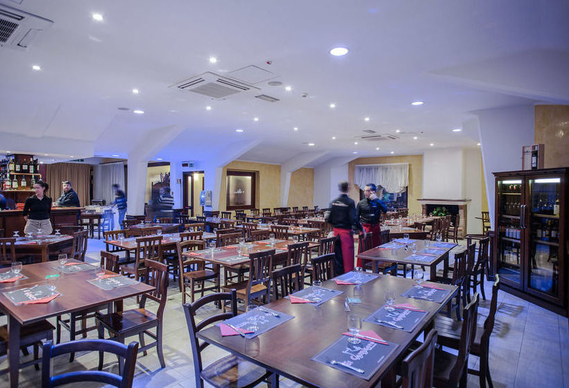 Отель Fly  Cagliari