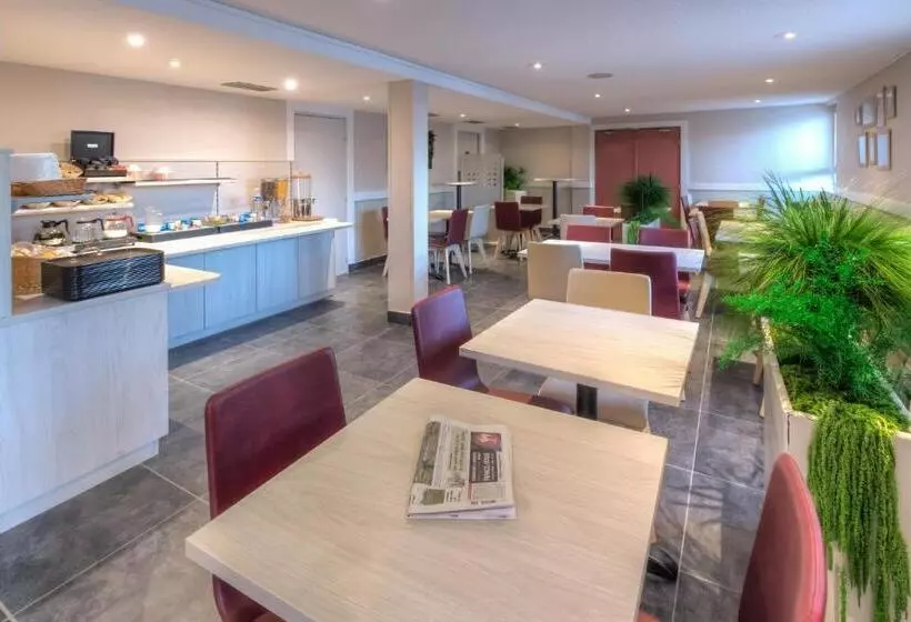 ホテル Contact Hôtel Astréa Nevers Nord Et Son Restaurant La Nouvelle Table