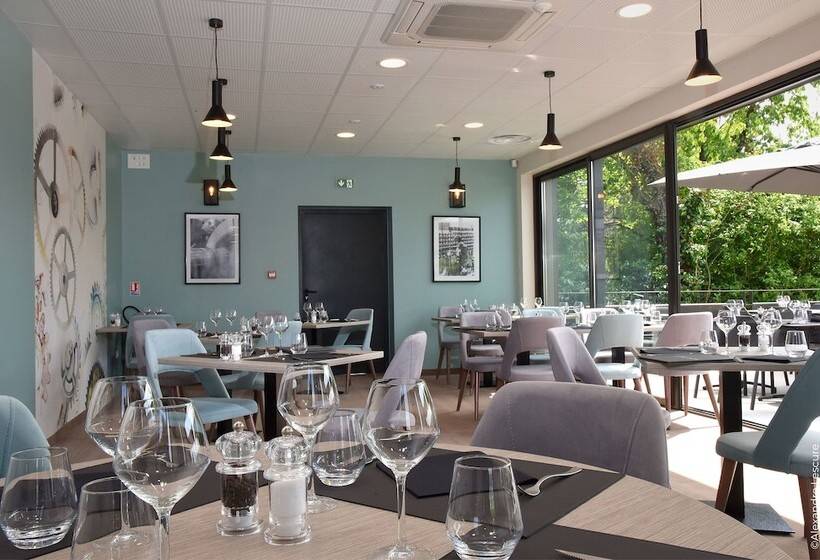 ホテル Contact Hôtel Astréa Nevers Nord Et Son Restaurant La Nouvelle Table