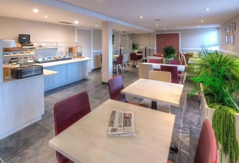 ホテル Contact Hôtel Astréa Nevers Nord Et Son Restaurant La Nouvelle Table