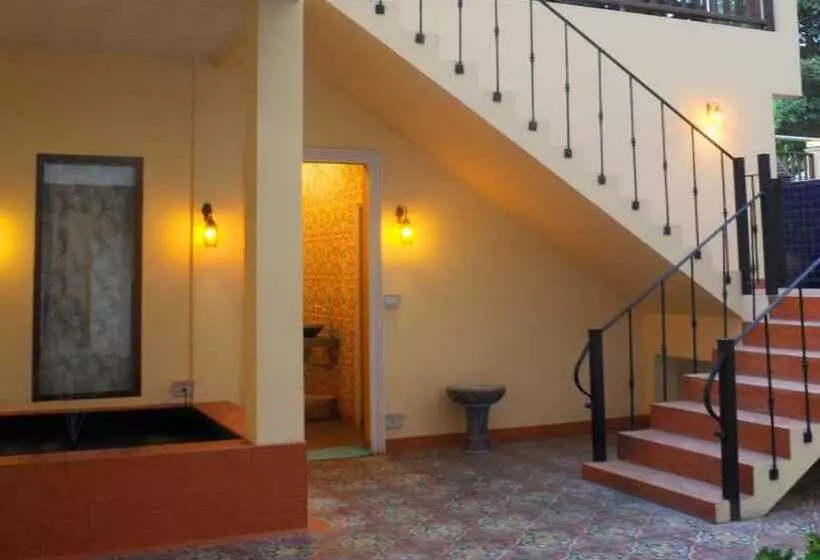 호텔 Baan Khun Nine