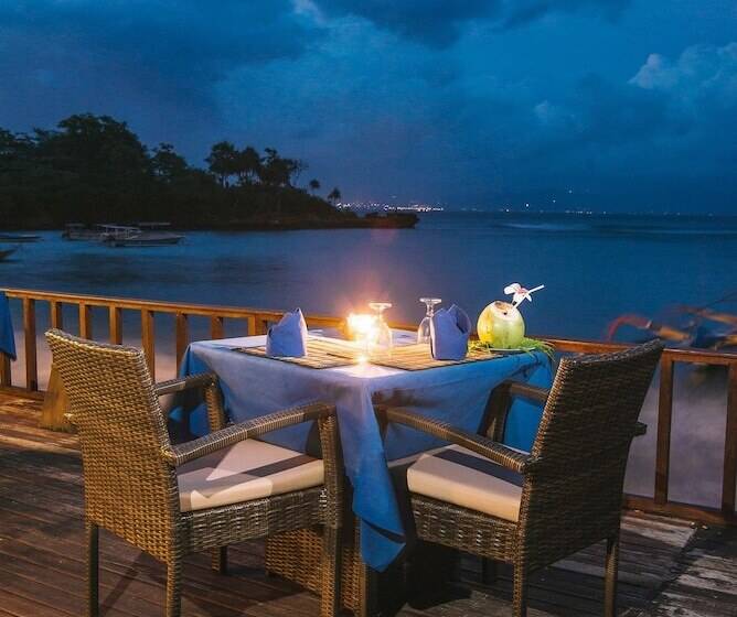 Отель Bay Shore Huts