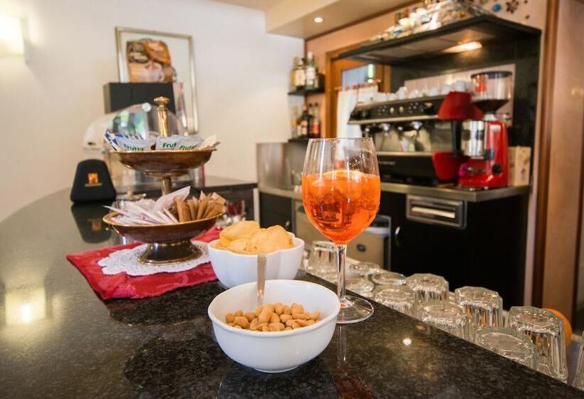 فندق Albergo Centrale