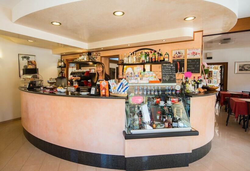 فندق Albergo Centrale