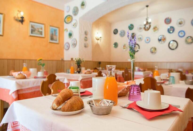 فندق Albergo Centrale