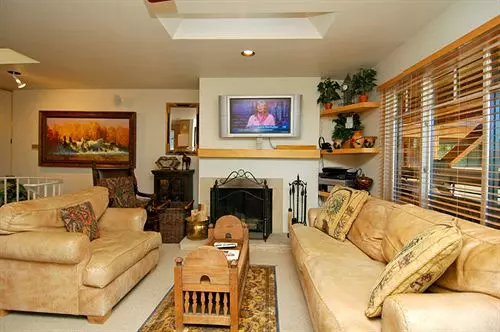 בית מלון כפרי Chateau Roaring Fork