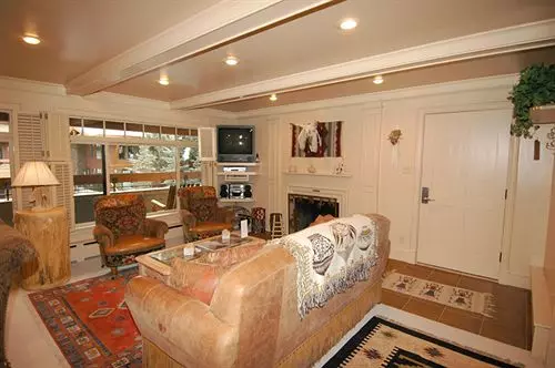 בית מלון כפרי Chateau Roaring Fork