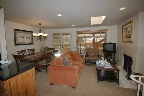 בית מלון כפרי Chateau Roaring Fork