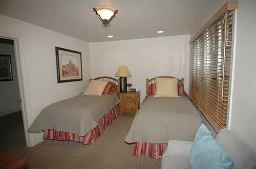 בית מלון כפרי Chateau Roaring Fork