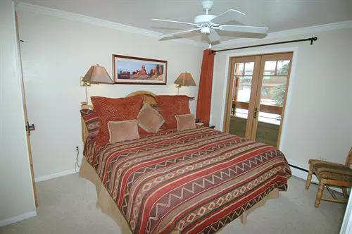 בית מלון כפרי Chateau Roaring Fork