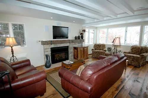 בית מלון כפרי Chateau Roaring Fork