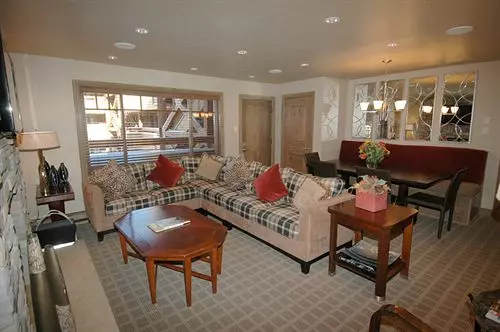 בית מלון כפרי Chateau Roaring Fork