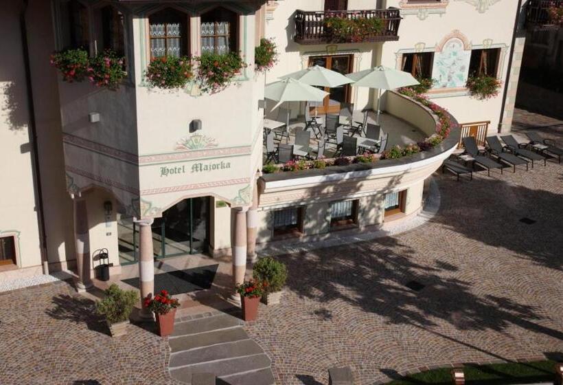 Отель Majorka