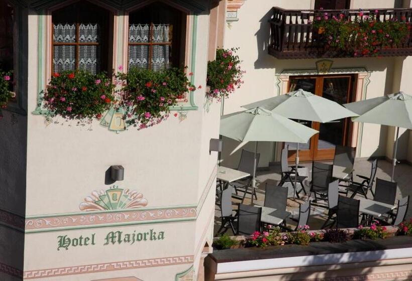 Отель Majorka
