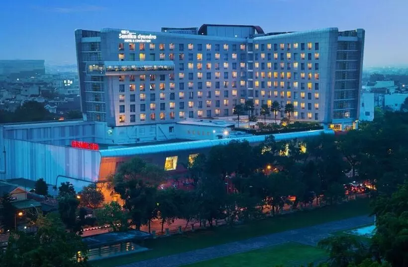 Santika Premiere Dyandra Hotel & Convention Medan