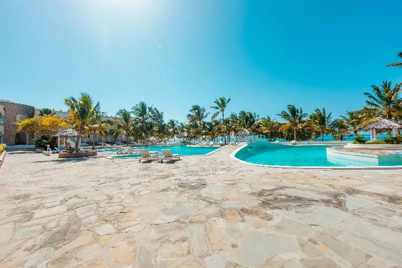 هتل Twiga Beach & Spa