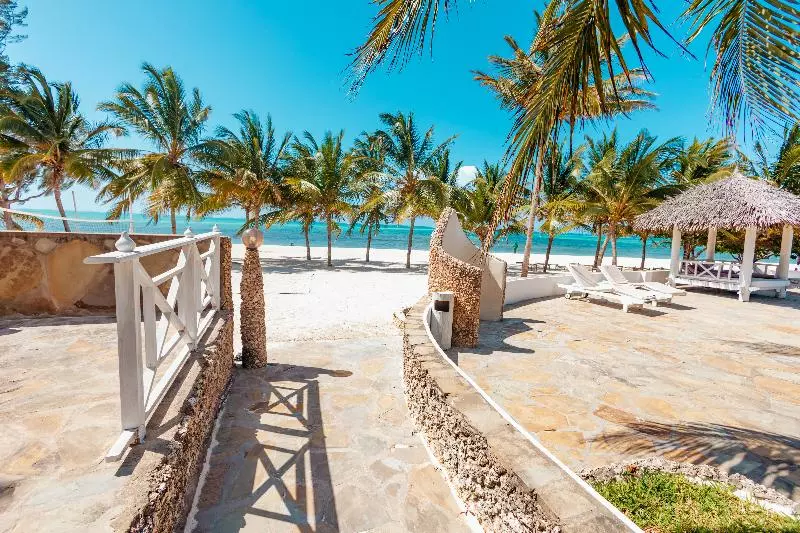 هتل Twiga Beach & Spa