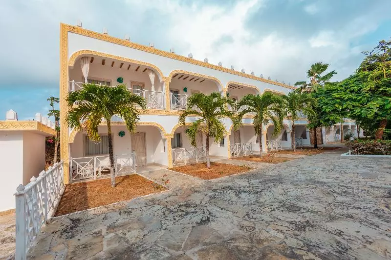 هتل Twiga Beach & Spa