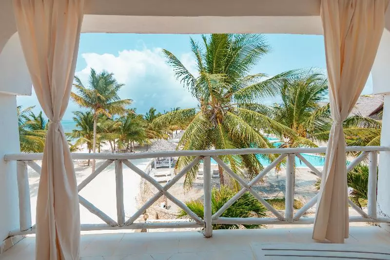 هتل Twiga Beach & Spa