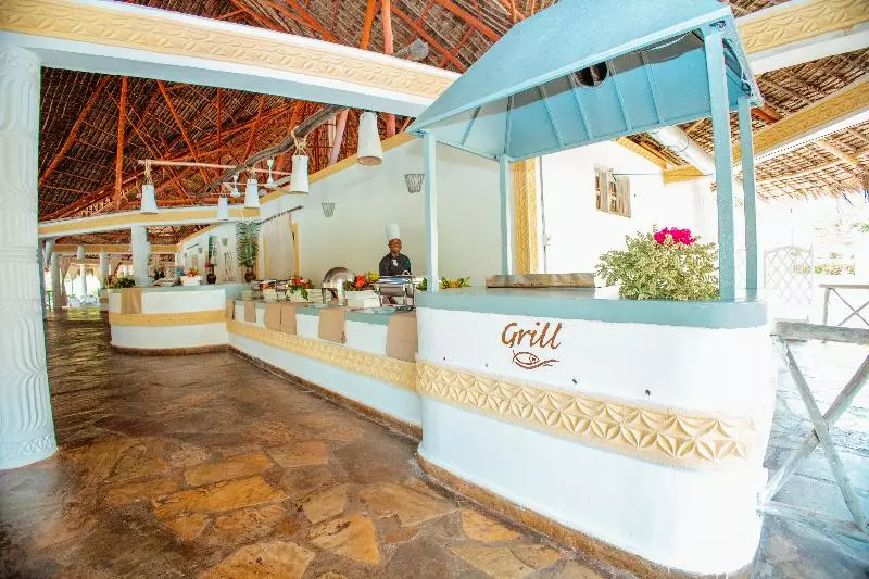 هتل Twiga Beach & Spa