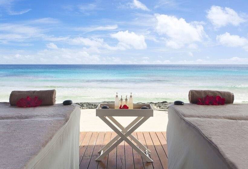 בית מלון כפרי Yasawa Island Resort