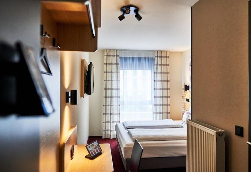 Mcdreams Hotel München   Messe