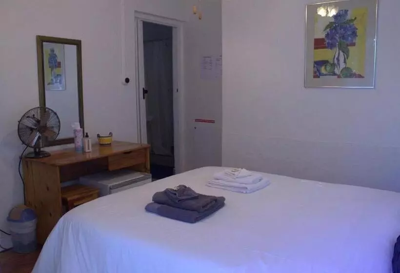 پانسیون Bisibee Guest House