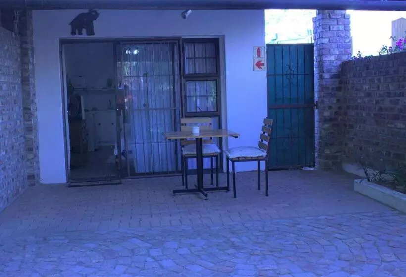 پانسیون Bisibee Guest House