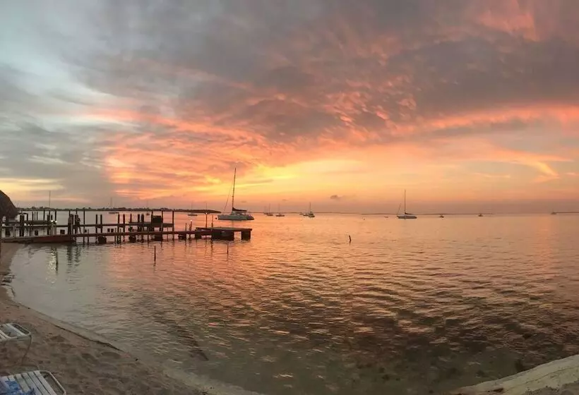 Sunset Cove Beach Resort