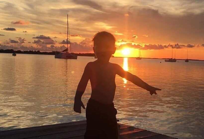 Sunset Cove Beach Resort