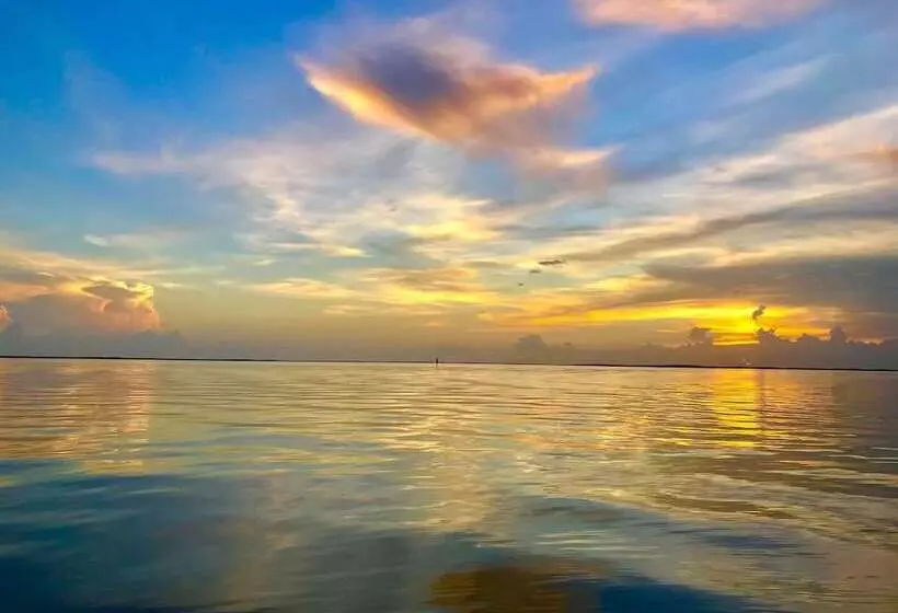 Sunset Cove Beach Resort