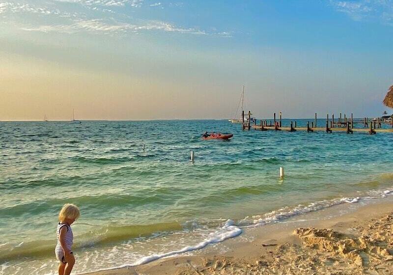 Sunset Cove Beach Resort