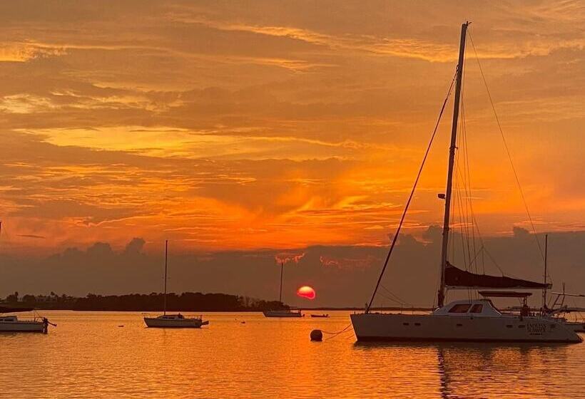 Sunset Cove Beach Resort