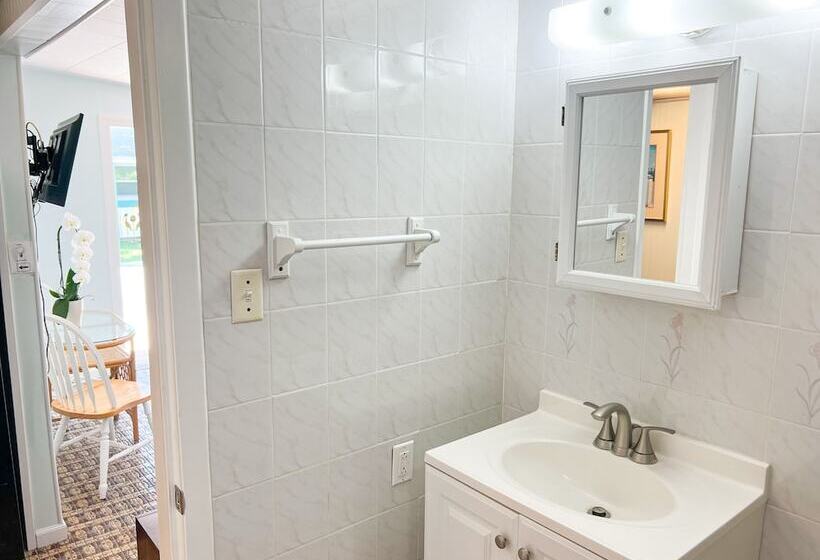 Sunset Cove Beach Resort