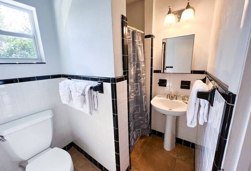 Sunset Cove Beach Resort